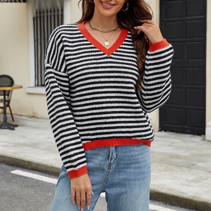 Dame afslappet sweater med V-hals og stribet design Stilla