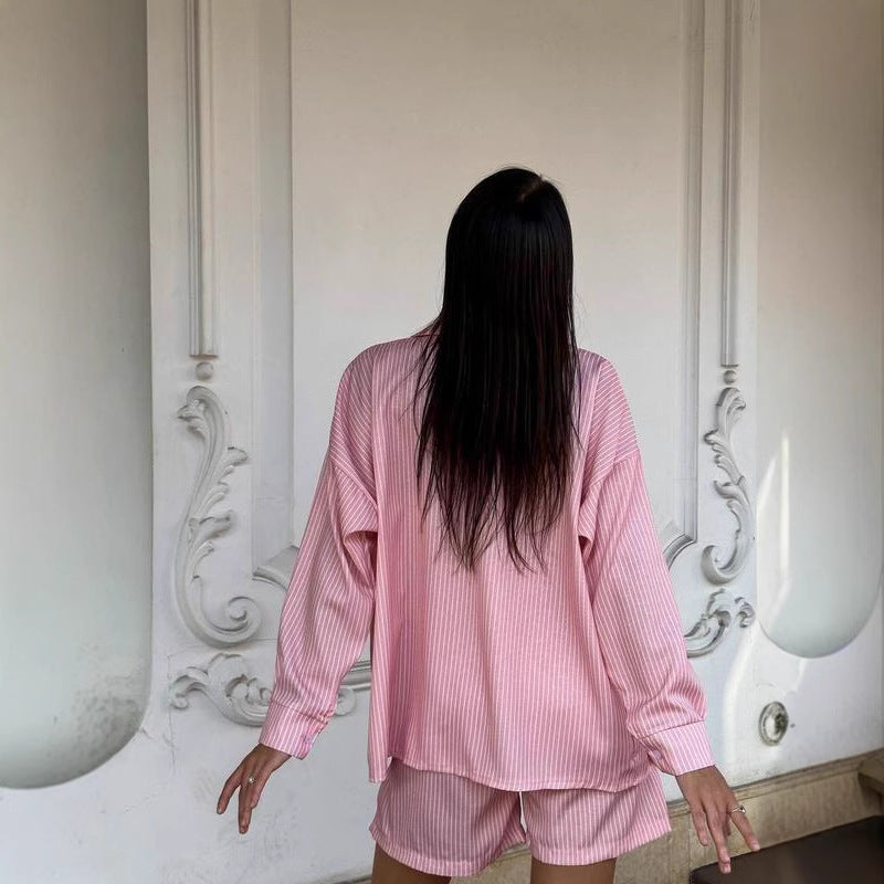 Dame afslappet sæt med stribet bluse og shorts Stilla