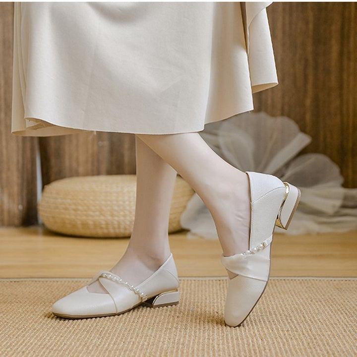 Dame elegante ballerinaer med moderigtigt remdesign og glitrende strassdetaljer Stilla