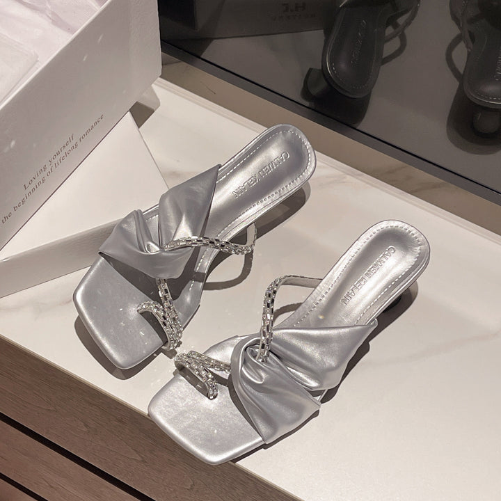 Dame elegante knyttede Open-Toe Slide Mules med strass-accenter Stilla
