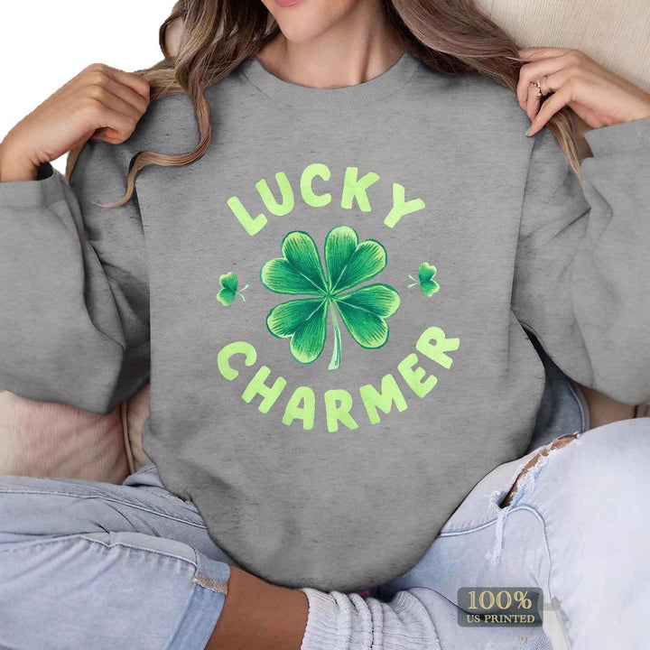 Kvinders sweatshirt med trendy kløverdesign og inspirerende tekst Stilla