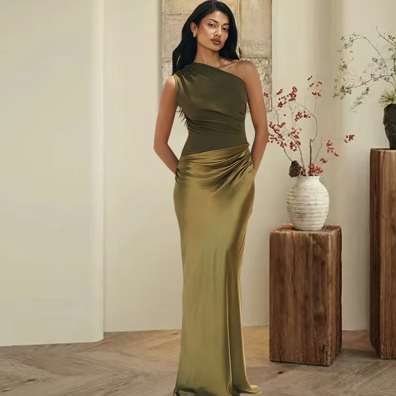 Damer Elegant Asymmetrisk Aftenkjole med Glitrende Satin Skovae