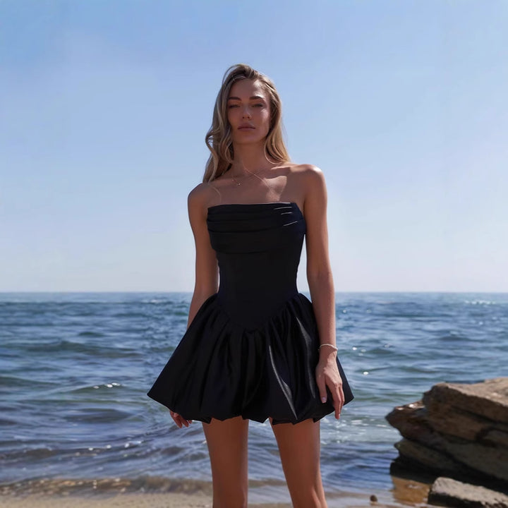 Dame Ruffled mini kjole med off-shoulder design og voluminøs nederdel Skovae