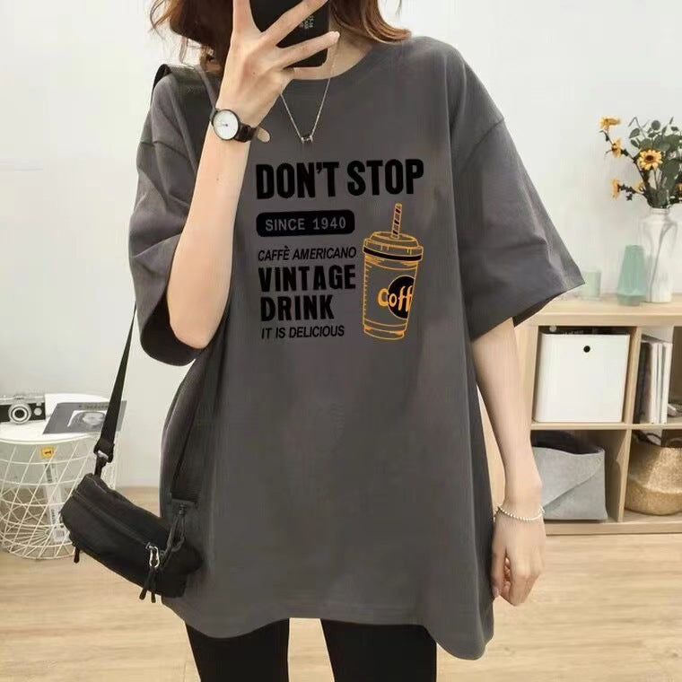 Dame T-shirt med nostalgisk kaffemotiv og behagelig oversized pasform Stilla