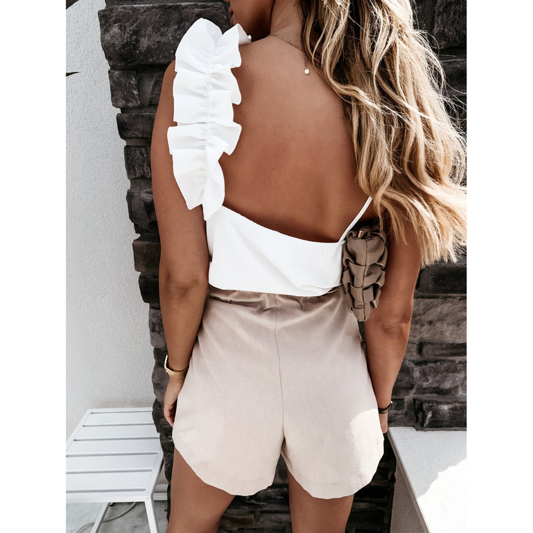 Dame top med voluminøse flæser og figursyede shorts Stiila