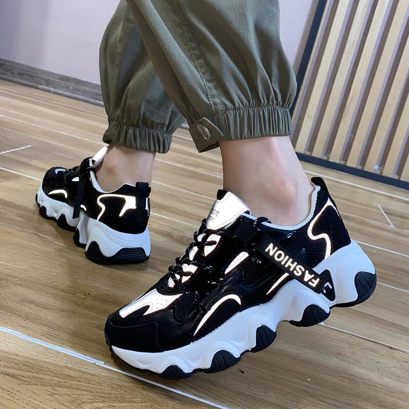Damer Sporty Chunky Sneakers med moderne snørebånd og støddæmpende sål Stilla