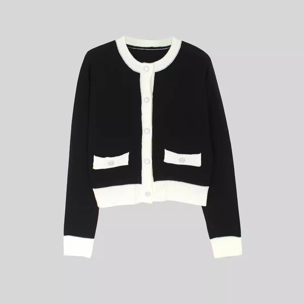 Dame elegant og let strikcardigan med kontrastdetaljer Stilla