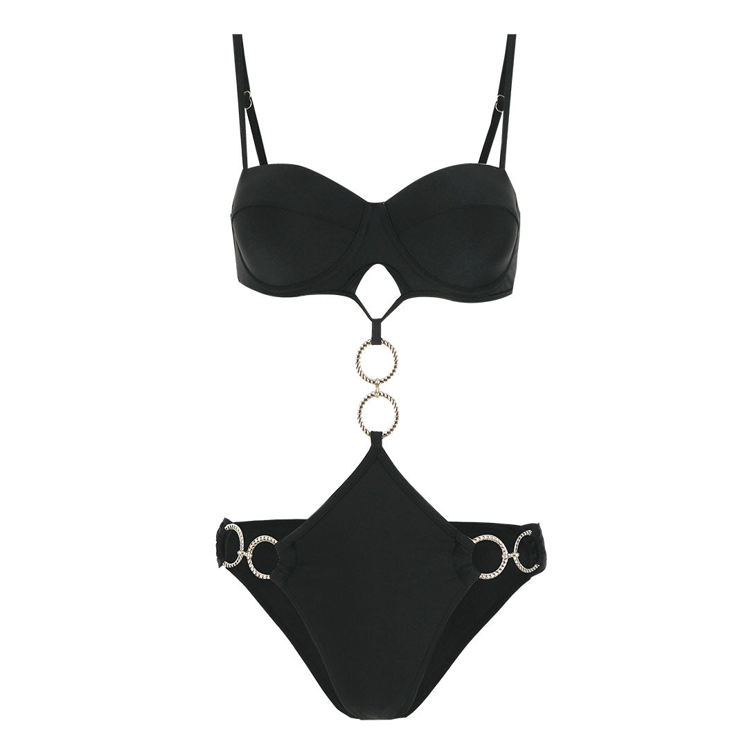 Dame badedragt med fashionable ring-design og elegante detaljer Stilla