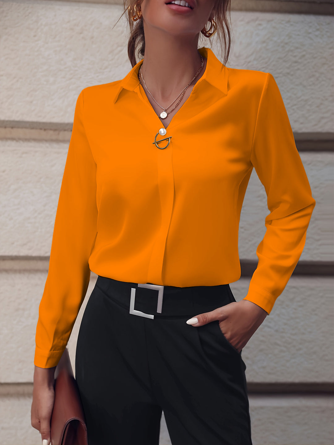 Dame elegant bluse med moderne krave Stilla