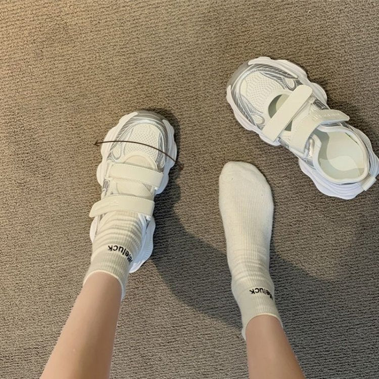 Dame moderne sneakers med innovativ dæmpningsteknologi og justerbare velcro-lukninger Stilla