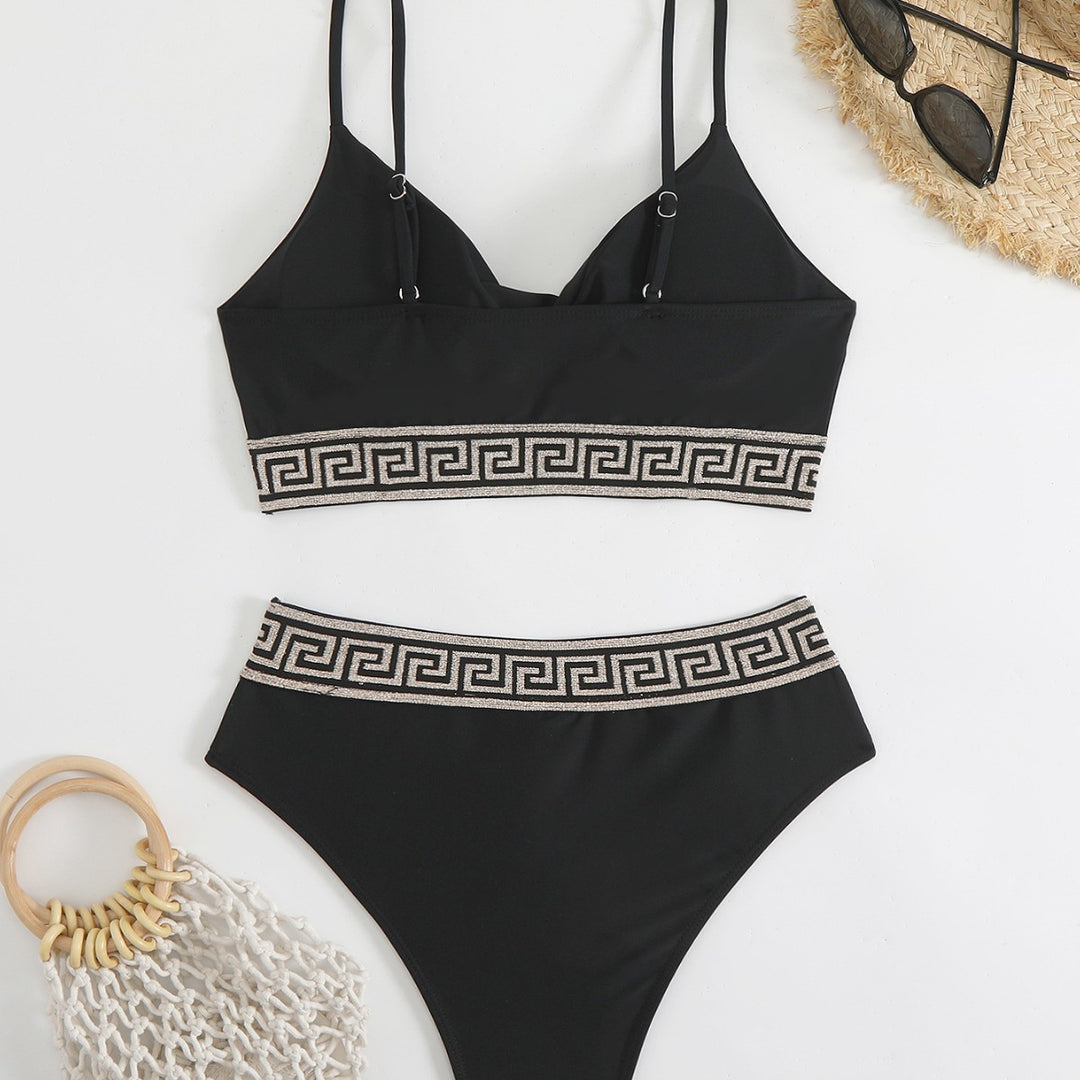 Dame bikini-sæt med elegant fritidsdesign og luksuriøs accentbånd Stilla