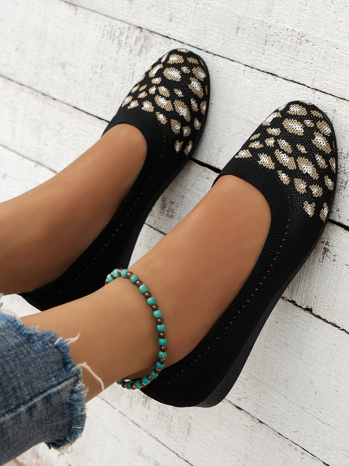 Dame ballerinas med fleksibelt strikkemateriale og moderne leopardmønster Stilla