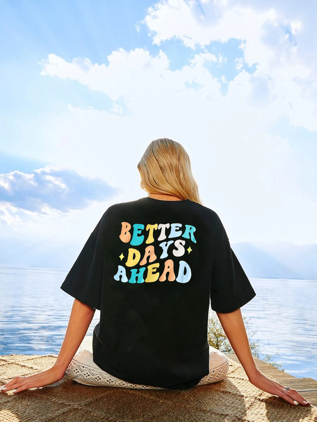 Dame afslappet T-shirt med kreativt slogan og afslappet snit Stilla