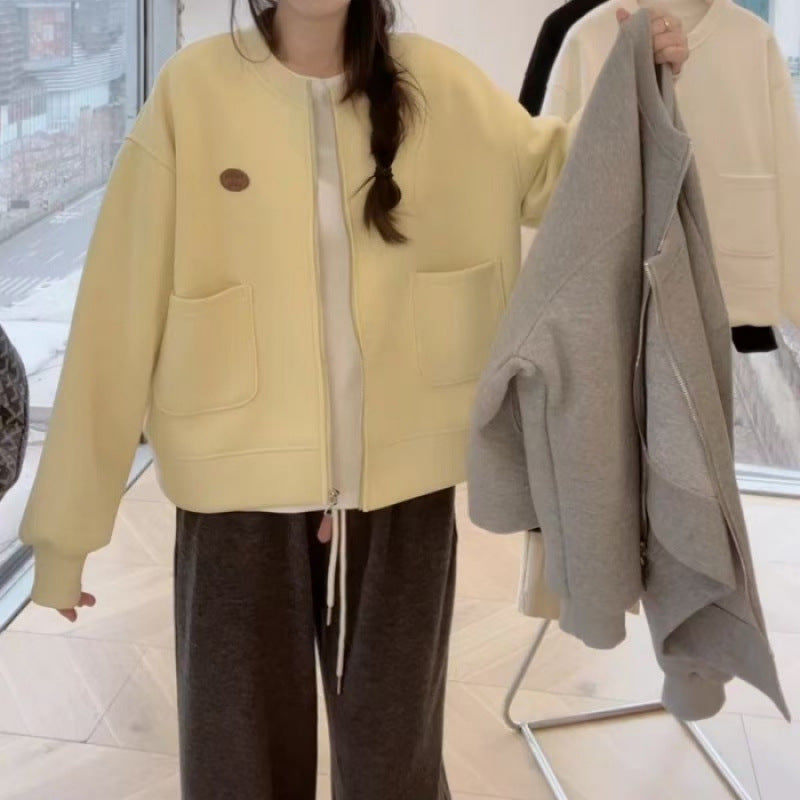 Kvinders oversized svedjakke med praktiske lommer og moderigtigt design Skovae
