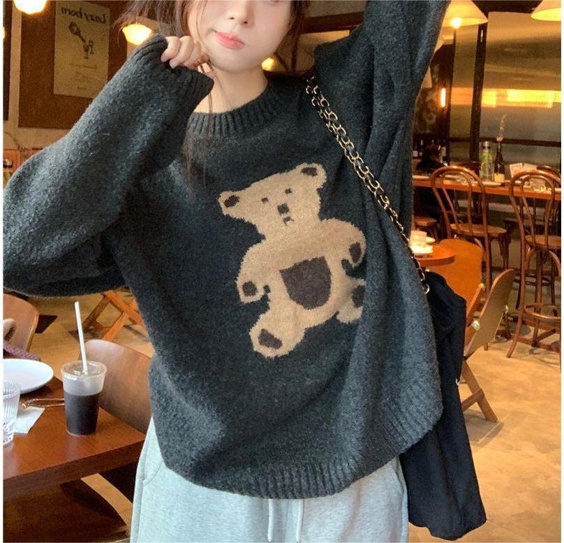 Kvindernes strikkede sweater med bjørnemotiv Stilla