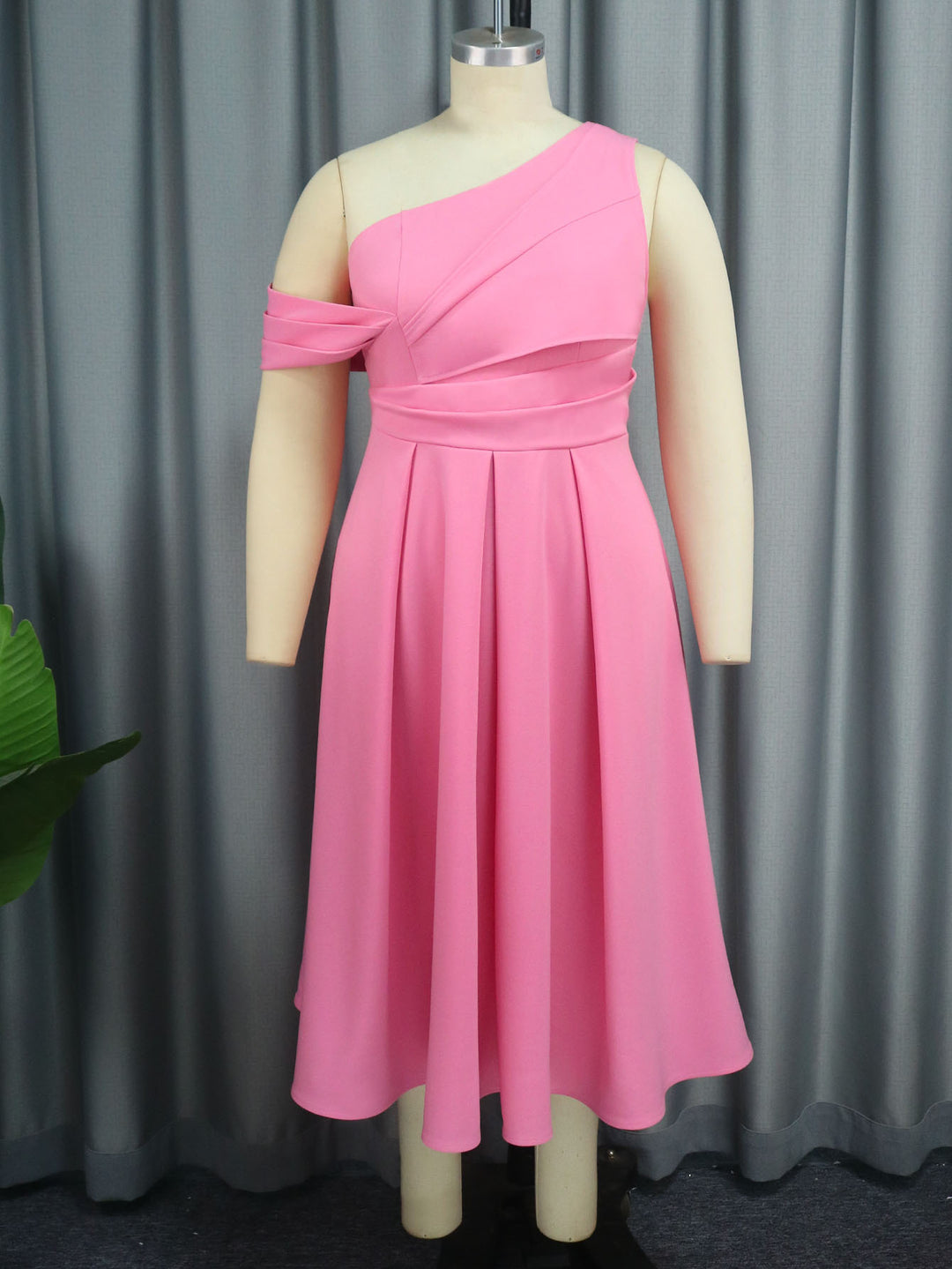 Dame Elegant One-Shoulder Kjole med Draperinger Skovae