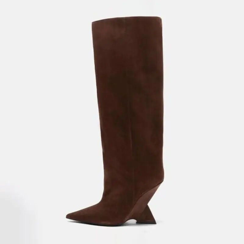 Femme knæhøje stiletto-støvler med skulpturelt design Stilla