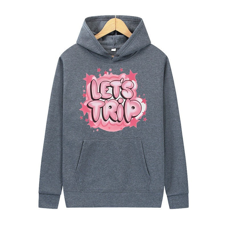 Dame hoodie med stilfuld graffiti print og behagelig pasform Skovae