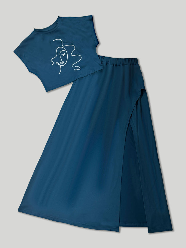 Dame moderne Crop-top og Maxi-nederdel sæt med høj split og diskret kontur-print Stilla
