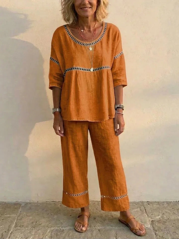 Kvinders komplette loungewear sæt lavet af linned med luftig pasform og blonde detaljer Skovae