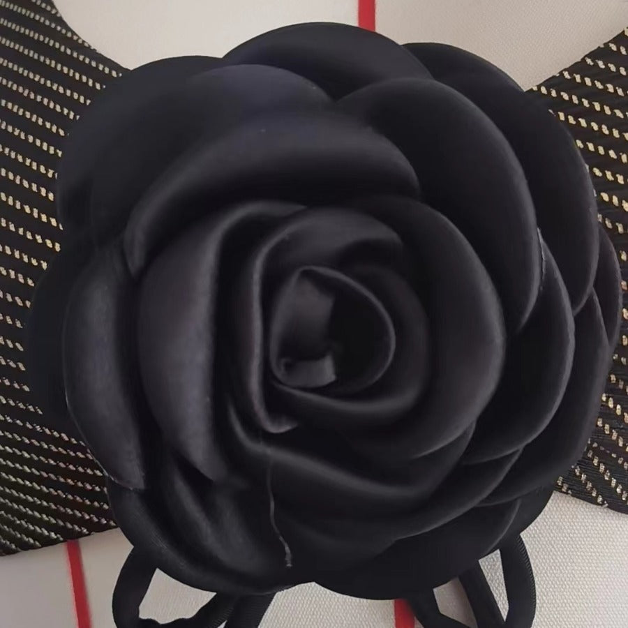 Dame Bandeau-bikini med elegante rynk og blomsterdetalje Skovae