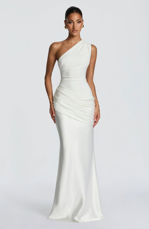 Dame Elegant aften kjole med off-shoulder-design og flydende kappe Skovae