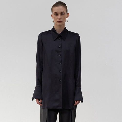 Dame Edle Silke Bluse med klassisk Krave og elegante Knapdetaljer Stilla