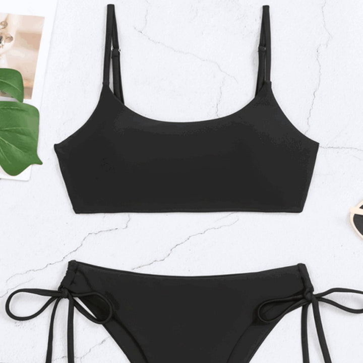 Dame bikini-sæt med minimalistiske stropper og højtsiddende bukser Stilla