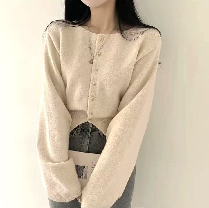 Kvinderne cropped cardigan med knaplukning og oversized ærmer Stilla