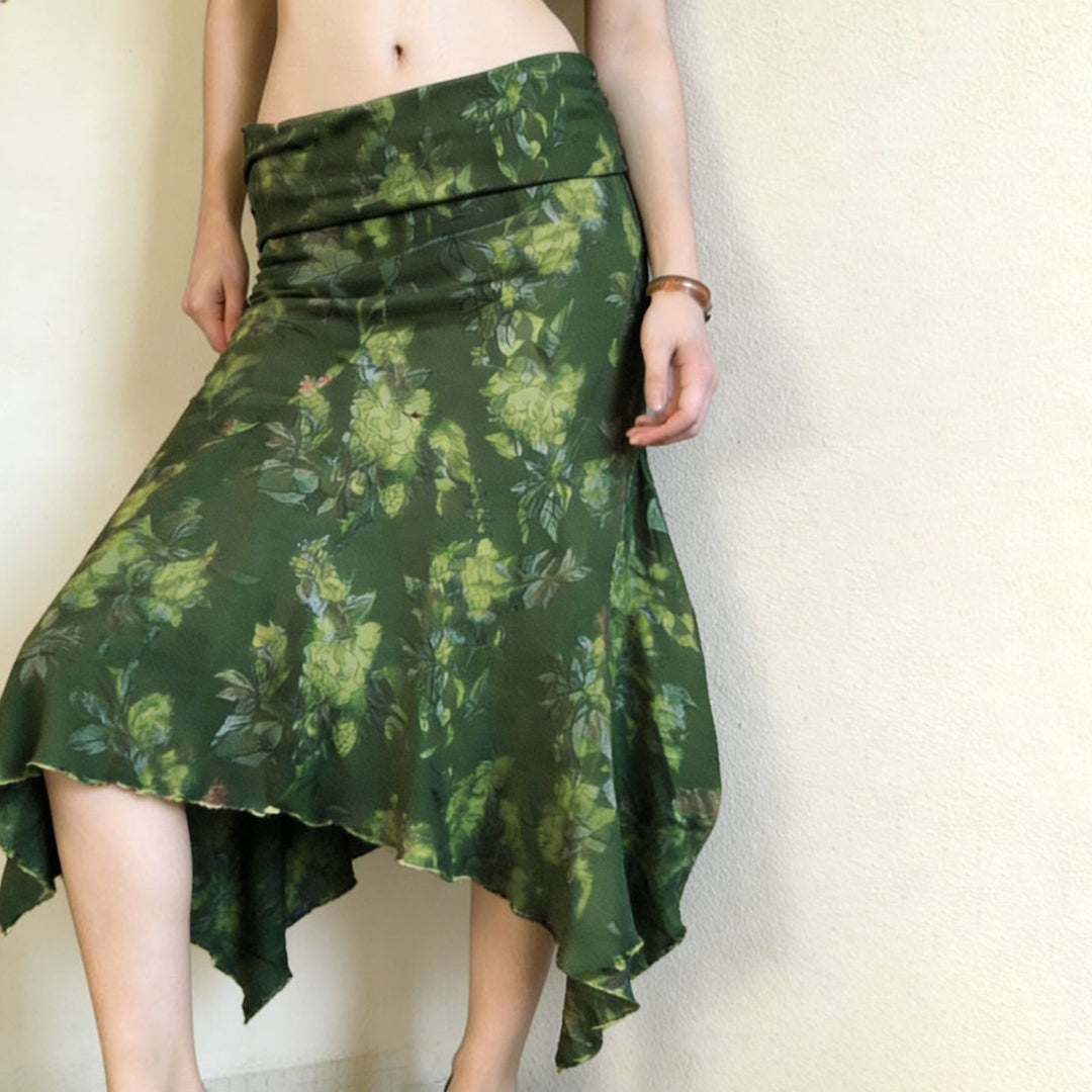 Dame asymmetrisk wrap nederdel med blomstermotiv og elastisk talje Skovae