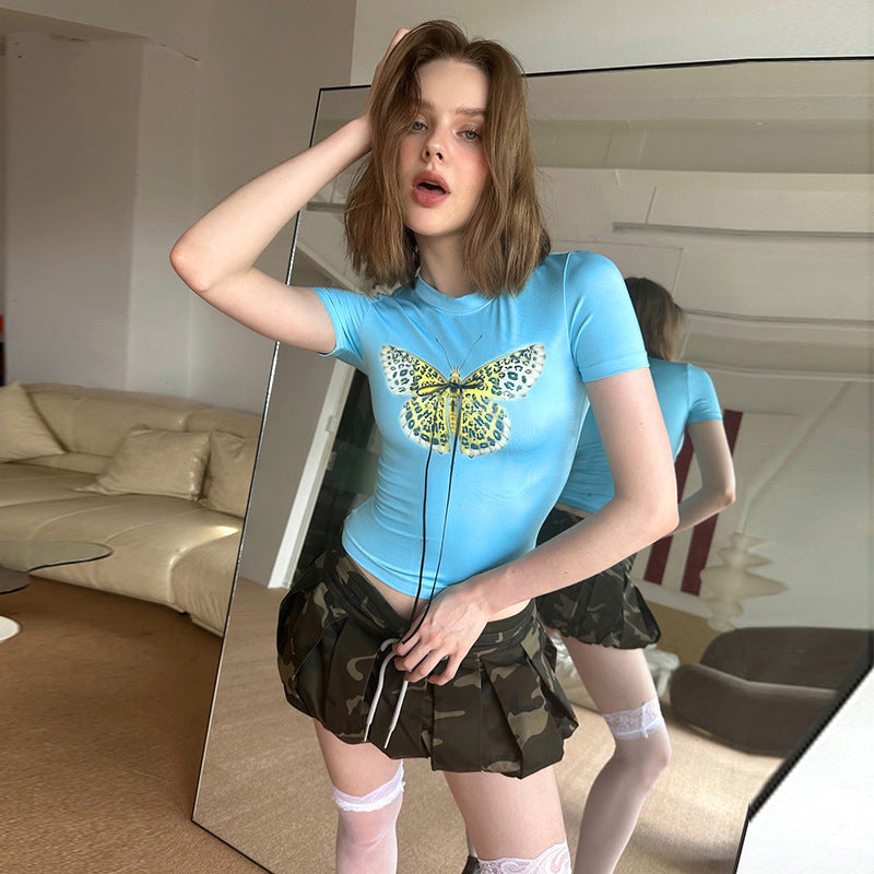 Dame Basic T-shirt med levende sommerfugletryk og justerbar snøre Skovae