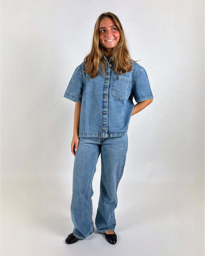 Dame denim skjortejakke i afslappet oversized snit Skovae