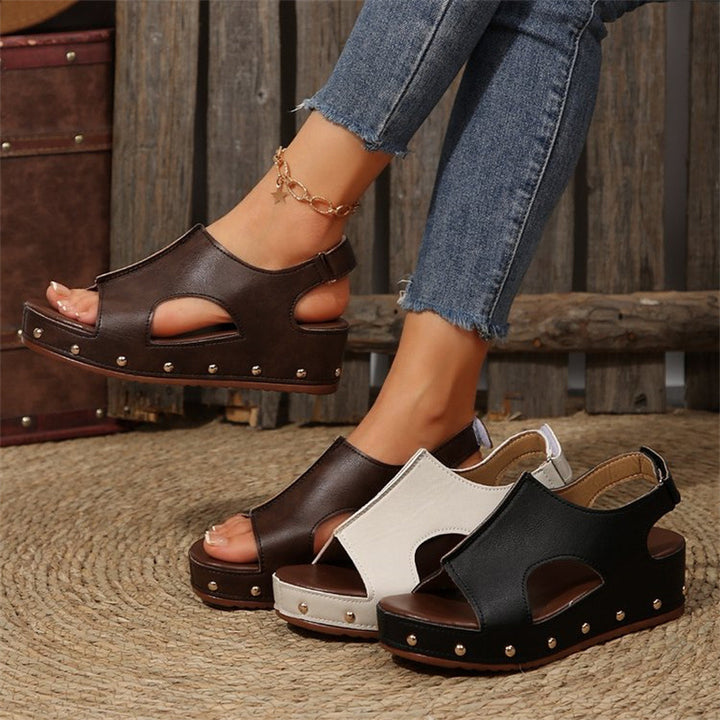 Dame Trendy Wedge-sandaler med åben tå og fashionable nitter Stilla