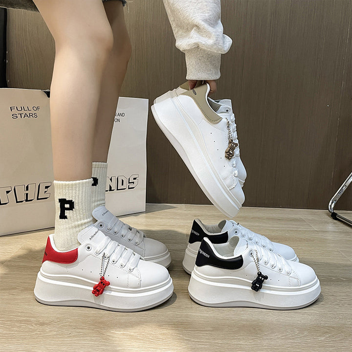 Dame Platform Sneakers med dekorativ bjørn vedhæng og komfortabel fodseng Stilla