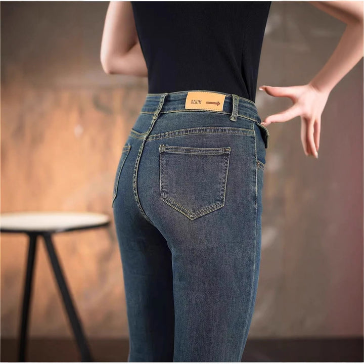 Damer Højtaljede Bootcut Jeans med elegant fit Stilla