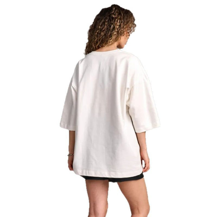 Dame Oversized T-Shirt med kunstnerisk print og moderne statement Stilla
