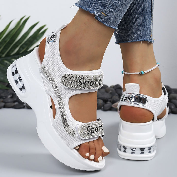 Dame Sporty Wedge-Sandaler med åndbart mesh-overflade og diskrete strass-accents Stilla