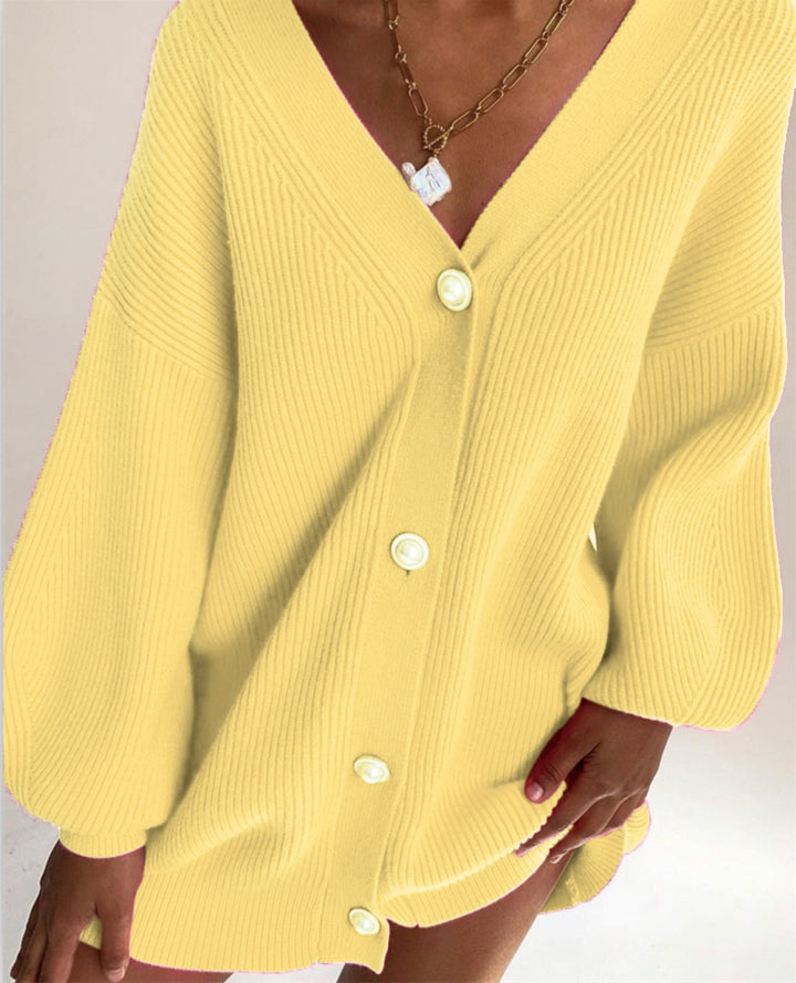 Kvindernes strikkede cardigan med oversized pasform og dekorative knapper Stilla