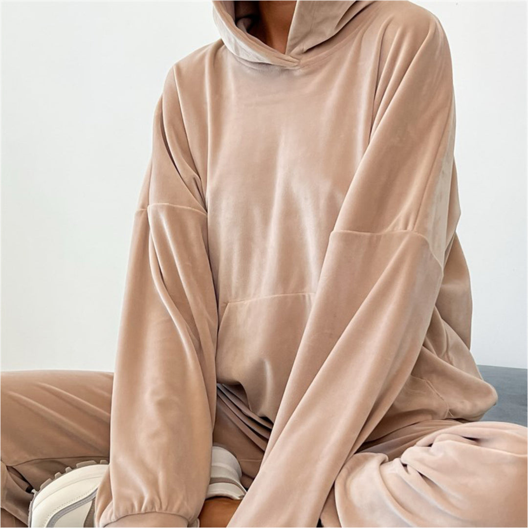 Kvinders komfortable velour sæt med hætte og elastisk talje Skovae