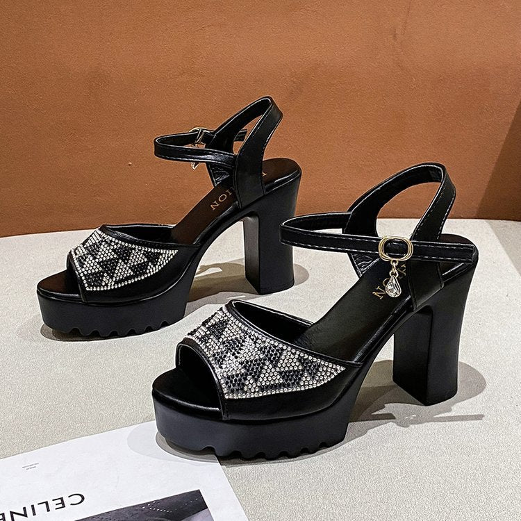 Dame Plateau-sandaler med glitrende strass og modedesign Stilla