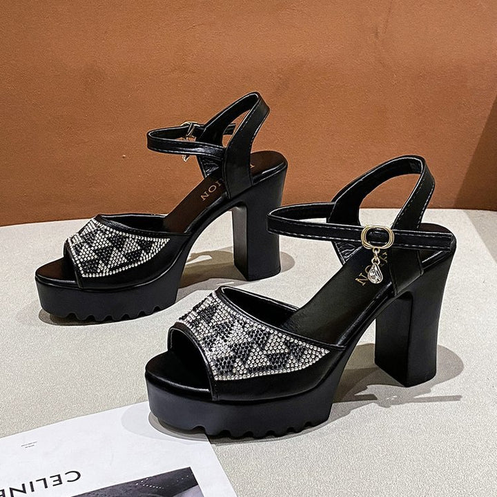 Dame Plateau-sandaler med glitrende strass og modedesign Stilla