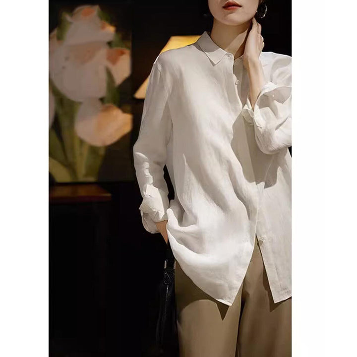 Dame klassisk bluse i let hør med moderne snit og elegante detaljer Stilla