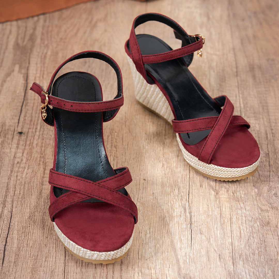 Dame Wedge-sandaler med elegante krydsremme og komfortabelt fodseng Stilla