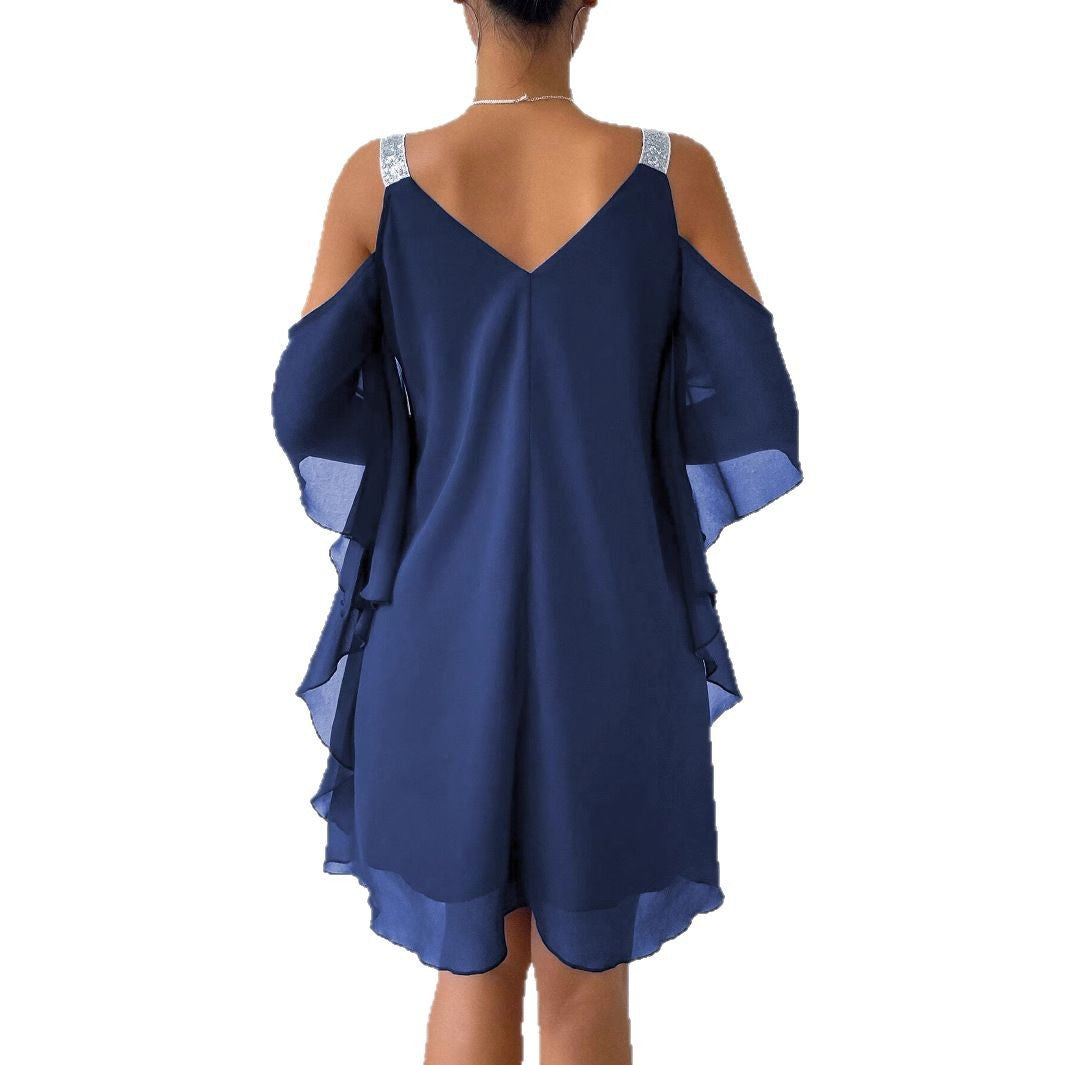 Dame fritidkjole med off-shoulder design og elegante detaljer Stilla