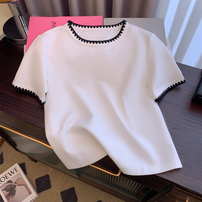 Femme kortærmet T-shirt med dekorativt kant Stilla