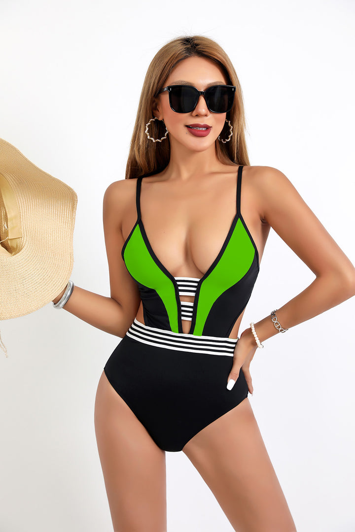 Dame Sporty Badedragt med dyb V-udskæring og trendy cut-outs Stilla
