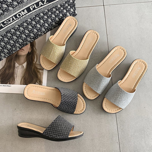 Dame elegante Mules i moderne glamour-stil med smagfulde accenter Stilla