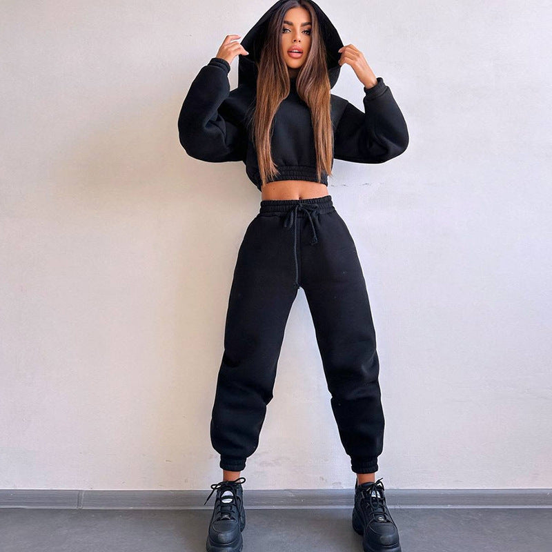 Kvinders sporty cropped sweat sæt med elastisk talje og praktiske lommer Skovae