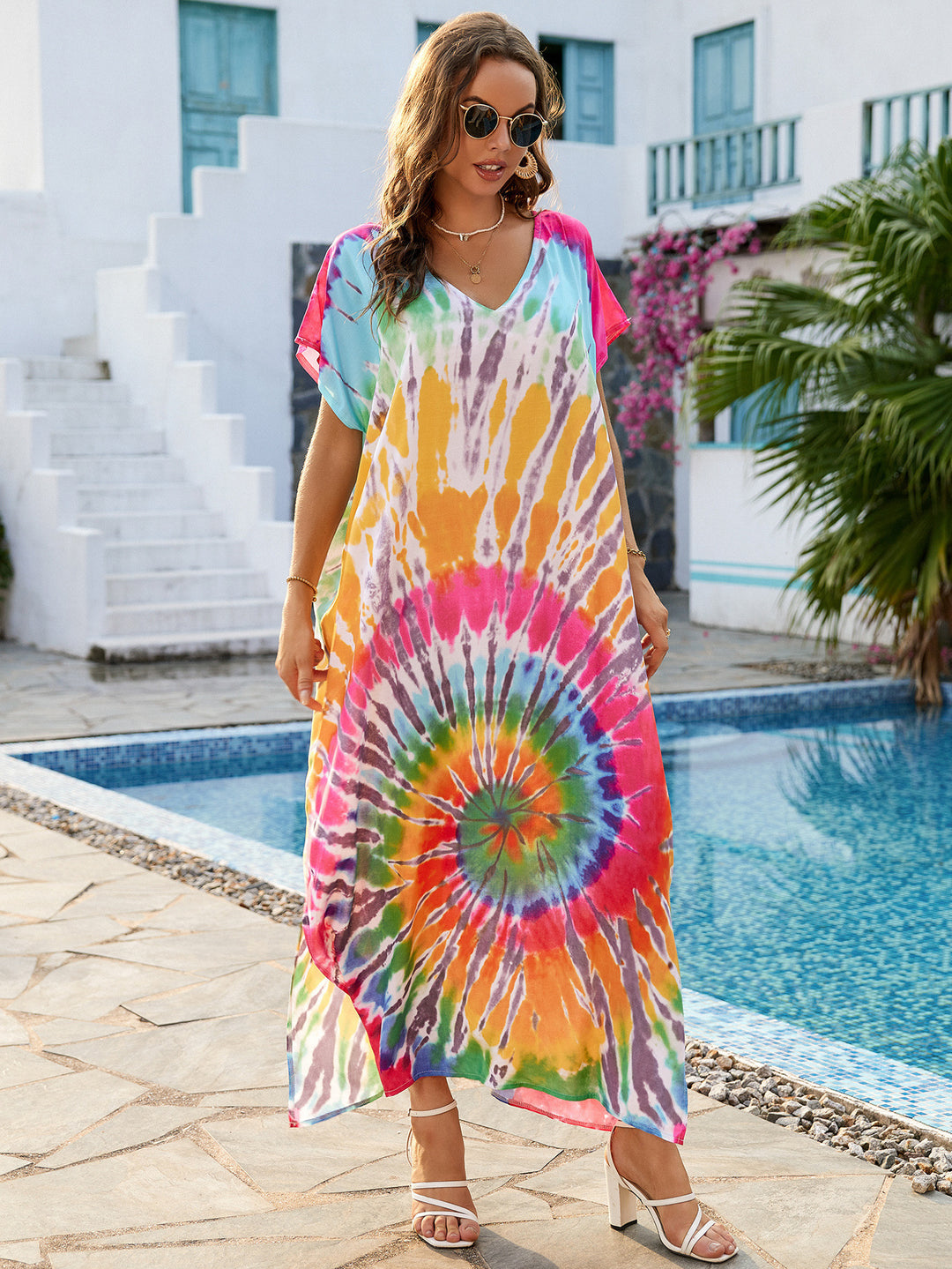 Dame Maxikjole med farverigt Tie-Dye-mønster og sidelæg Stilla