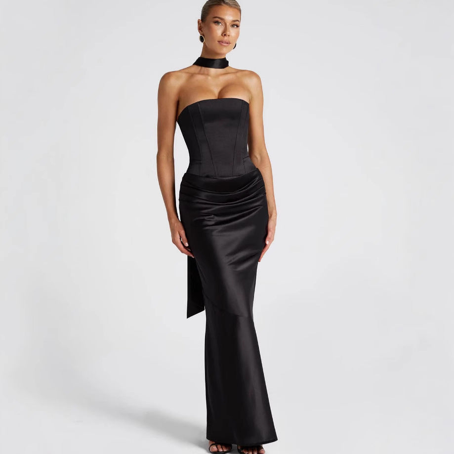 Kvinders brudekjole med off-the-shoulder design og elegant taljebånd Skovae